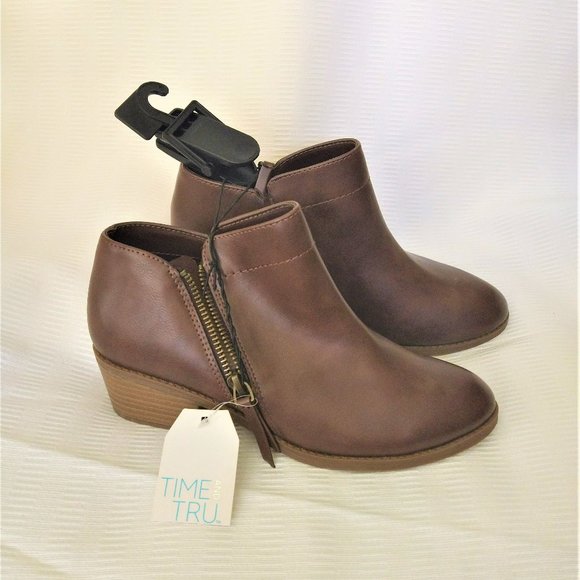 Time and Tru Shoes - Boots Ankle NWT sz 6.5 Memory Foam Shoe Womens Brown